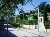 self-catering rental swimming pool saint remy de provence : le jardin de Fontanille